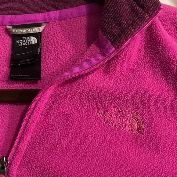 North Face Bright Fuchsia Fleece Jacket - Picture 4 of 5